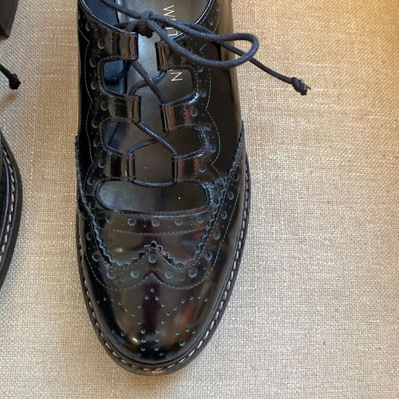 Stuart Weitzman Mrgill Lace-Up
Leather Oxford - Picture 16 of 17